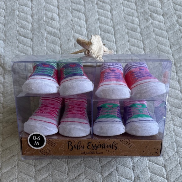 NWT Baby Essentials Colorful Socks Set 4 Pairs - Picture 1 of 4
